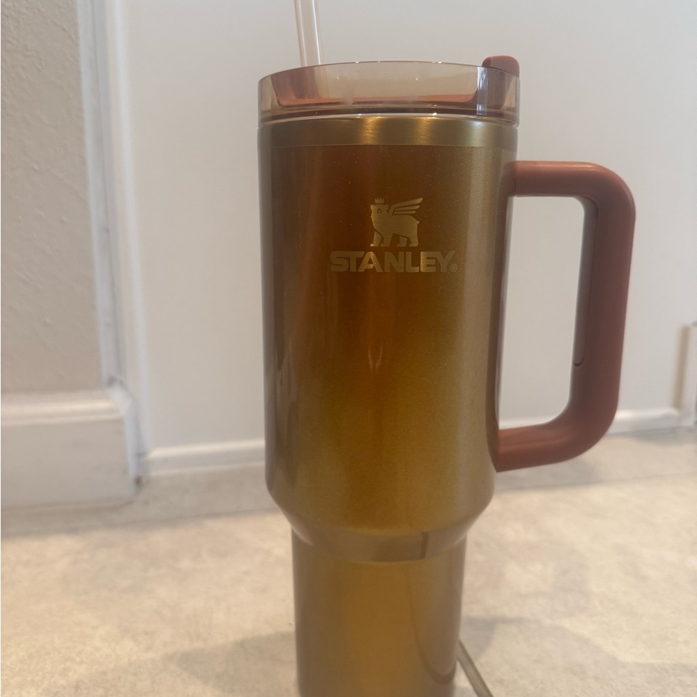 Stanley Limited Edition Metallic Gold Travel Tumbler with Brown Handle 40 oz